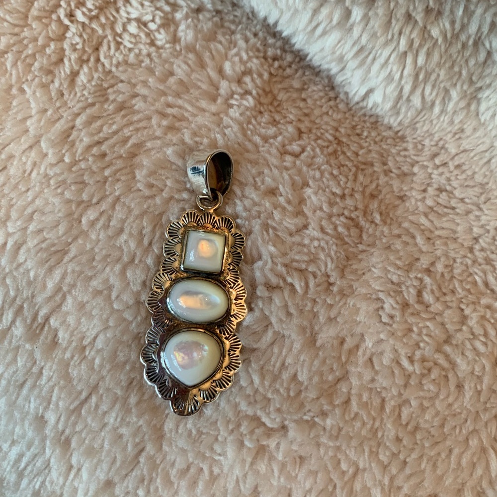 Sterling silver mother of pearl pendant